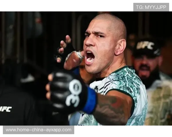 UFC：开局就上强攻，战场上的火爆瞬间