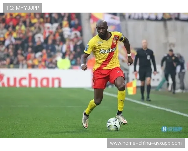 朗斯演练反击速度，福法纳爆发力惊人