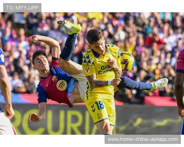 巴萨德容前场直塞：精准传球点燃前插队友破门的瞬间